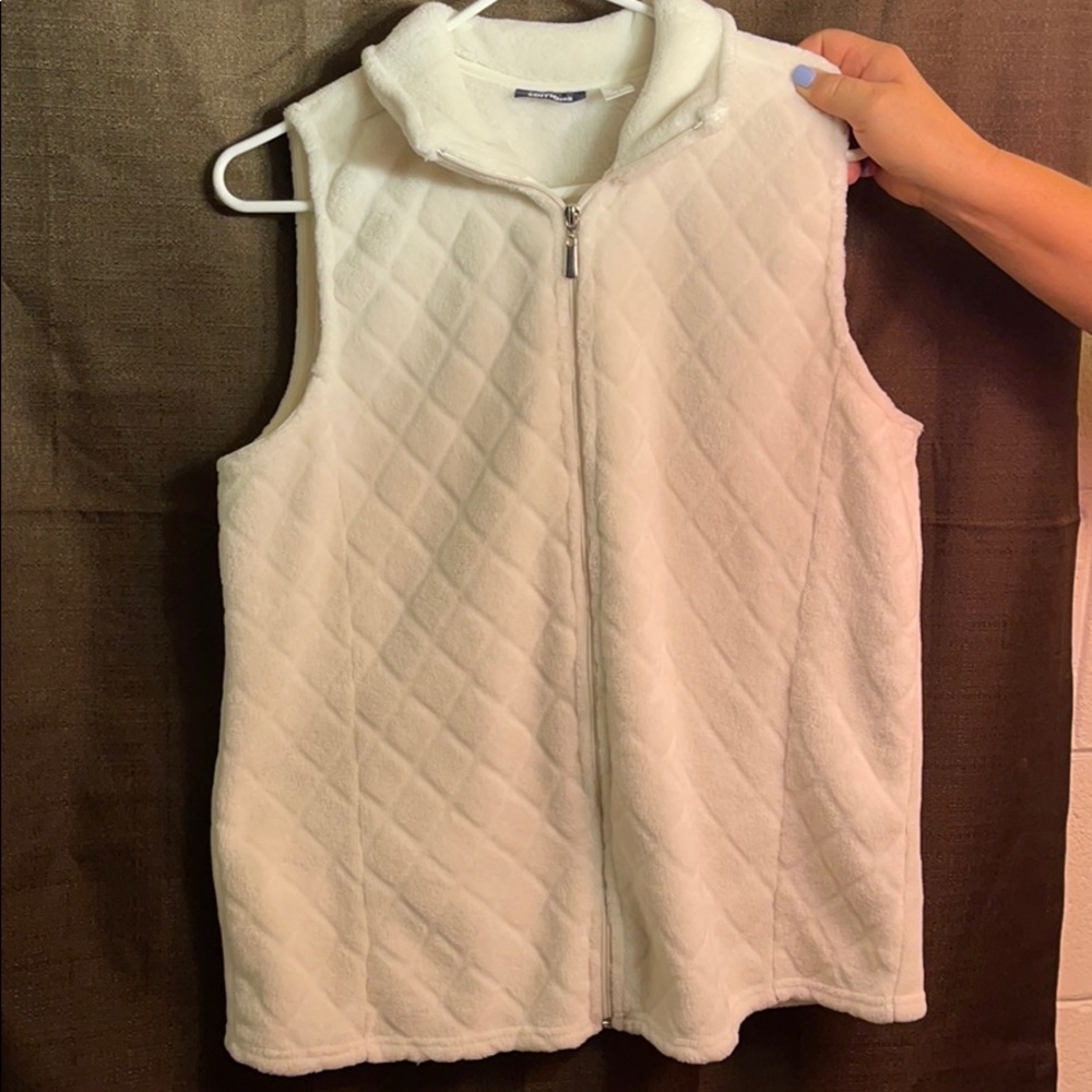 White vest